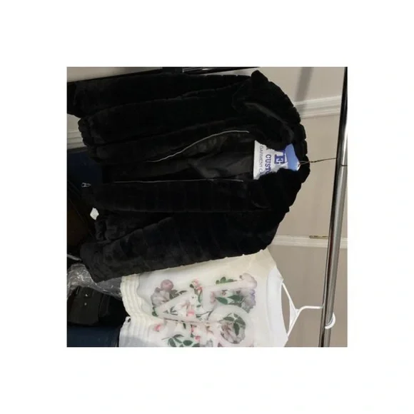 Assorted items - Picture 10 of 12